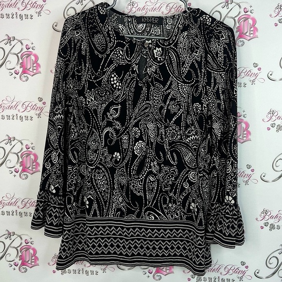 Kasper Tops - Kasper long sleeve blouse bell bottom sleeves Black and White Paisley Blouse